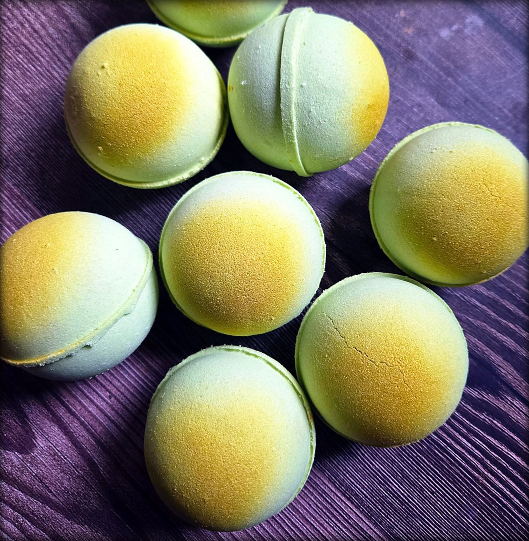 Spiced Honey Pear Bath bomb